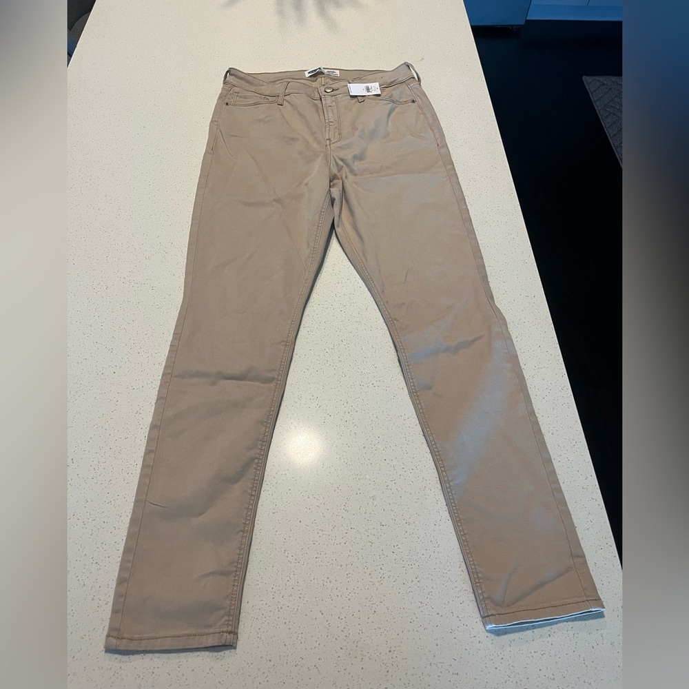 NWT! Old Navy Khaki Rockstar Super Skinny Pants